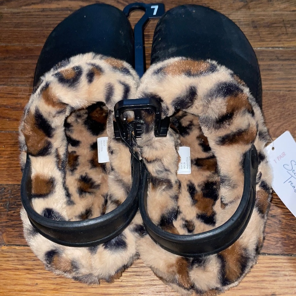 Shoes 7 crocs